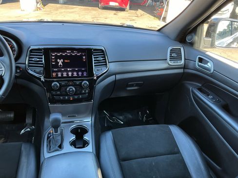 Used 2019 Jeep Grand Cherokee Altitude image 16