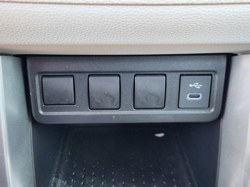 Used 2023 Toyota Corolla Cross L image 20