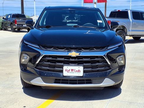 Used 2025 Chevrolet Blazer LT AWD/4WD image 2