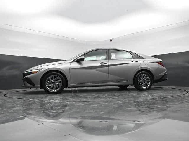 Used 2024 Hyundai Elantra SEL FWD image 60