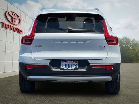 Used 2024 Volvo XC40 B5 Plus AWD/4WD image 4