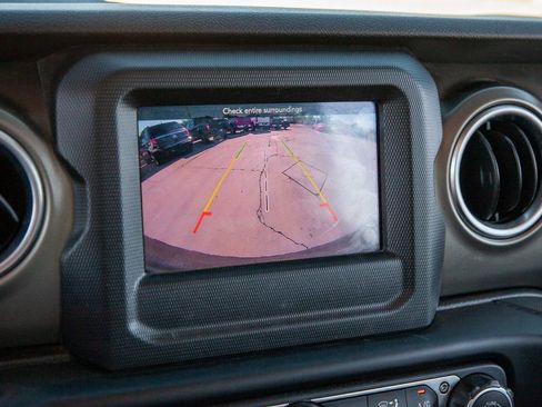 Used 2019 Jeep Wrangler Unlimited Rubicon w/ LED Lighting Group image 16