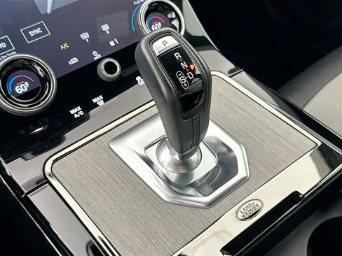 Used 2021 Land Rover Range Rover Evoque R-Dynamic SE image 17