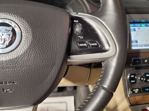 Used 2013 Jaguar XF 3.0 image 27