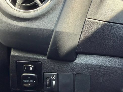 Used 2019 Toyota Corolla SE FWD image 21