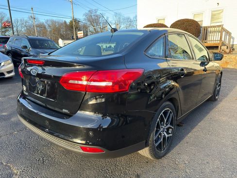 Used 2017 Ford Focus SEL image 7