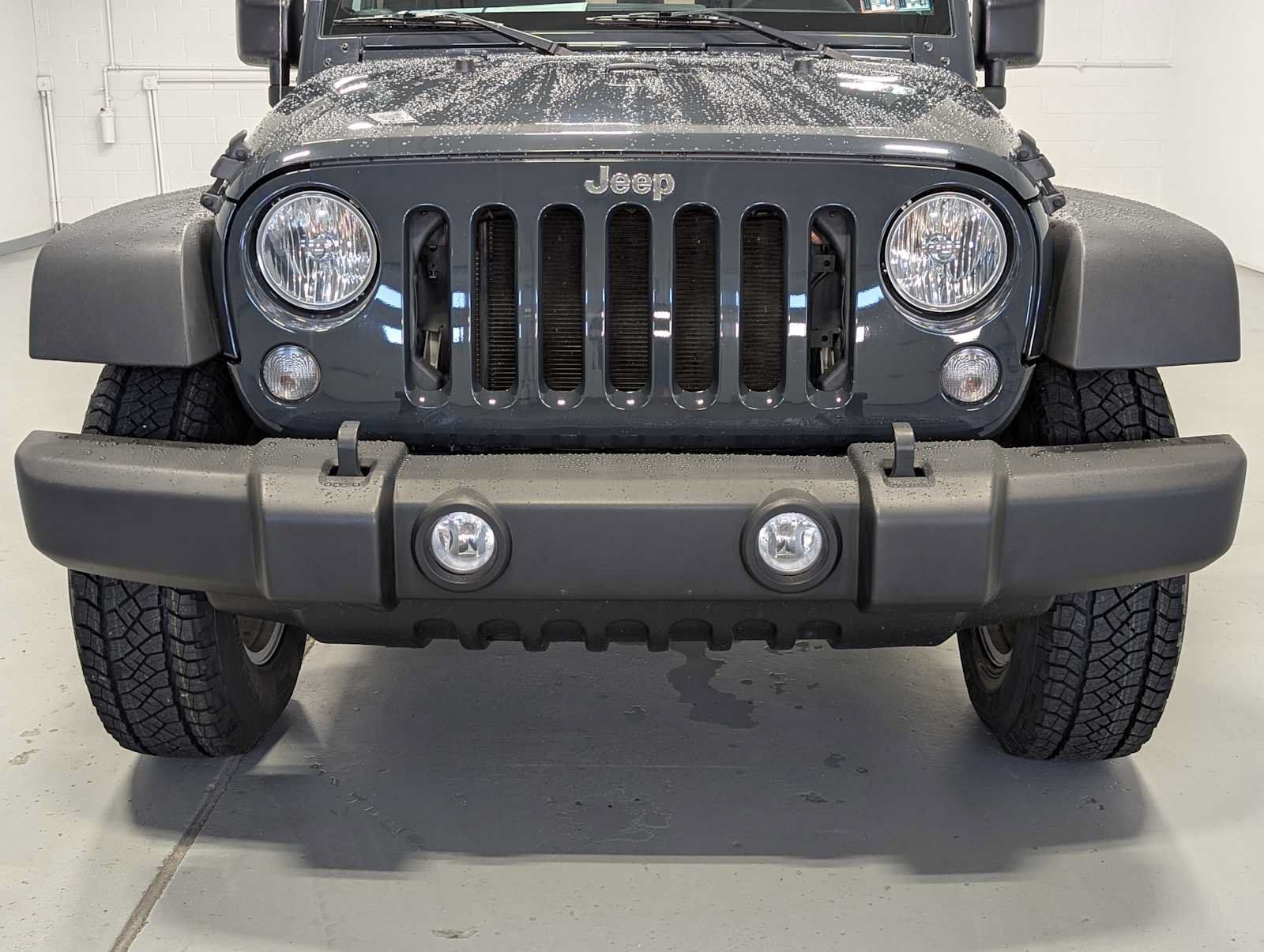 Used 2017 Jeep Wrangler Sport w/ Quick Order Package 23S AWD/4WD image 2