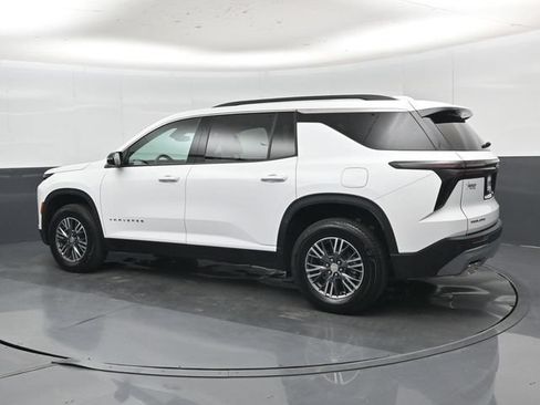 Used 2026 Chevrolet Traverse LT FWD image 38