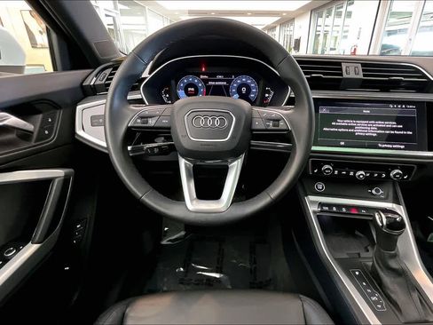 Certified 2025 Audi Q3 2.0T Premium w/ Convenience Package AWD/4WD image 6