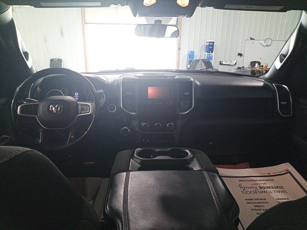 Used 2022 RAM 1500 Big Horn AWD/4WD image 15