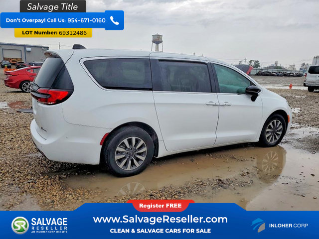 Used 2024 Chrysler Pacifica Limited FWD image 4
