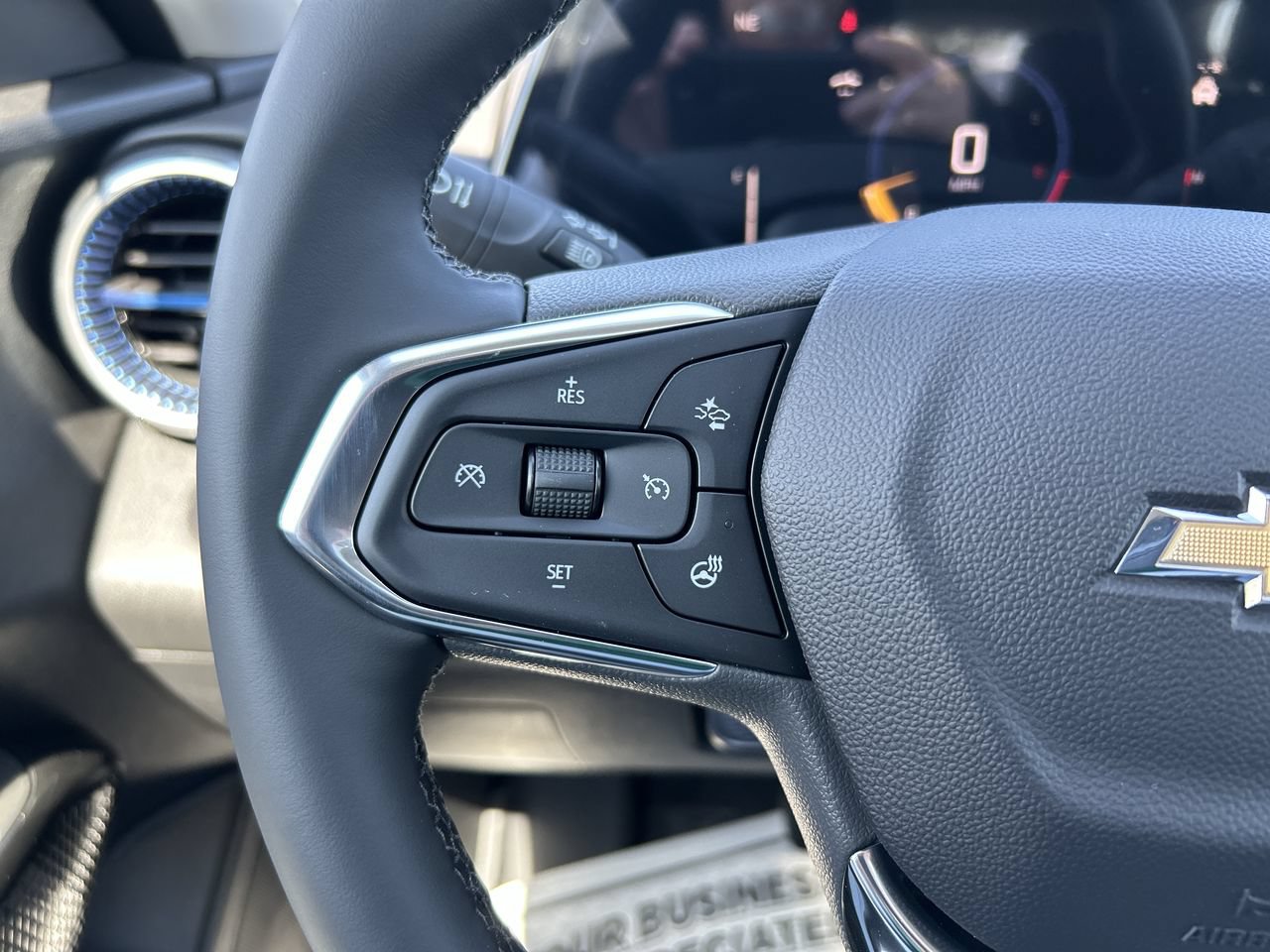 New 2026 Chevrolet Trax LT w/ Sunroof Package FWD image 28