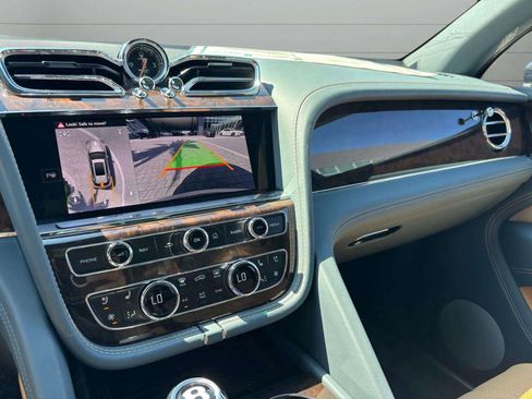 New 2025 Bentley Bentayga Extended Wheelbase image 22