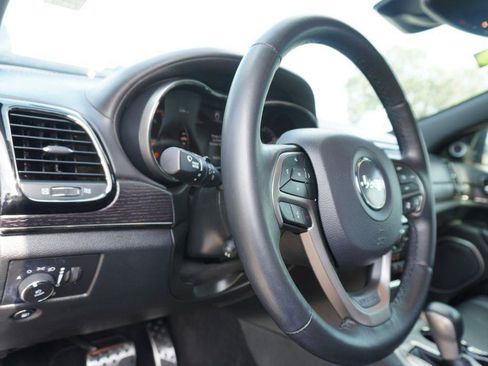 Used 2020 Jeep Grand Cherokee High Altitude AWD/4WD image 12