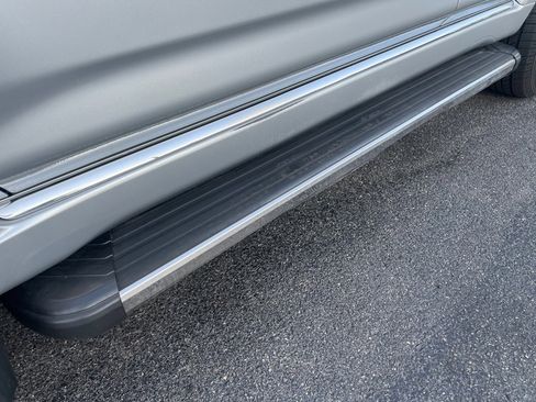 Used 2013 Toyota 4Runner SR5 w/ Convenience Pkg image 38