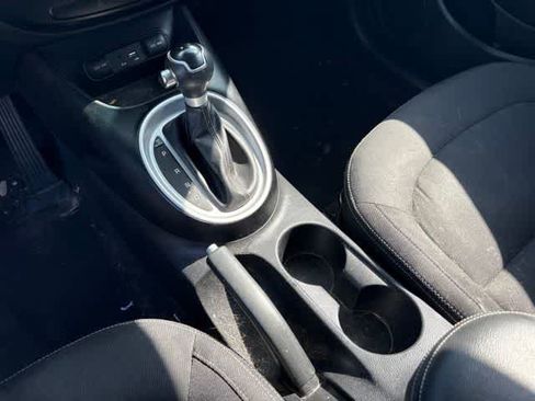 Used 2017 Kia Soul + FWD image 19