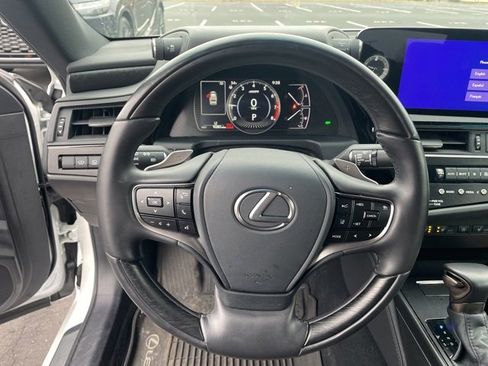 Used 2025 Lexus ES 350 Luxury image 10