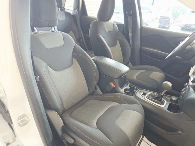 Used 2017 Jeep Cherokee Sport AWD/4WD image 15