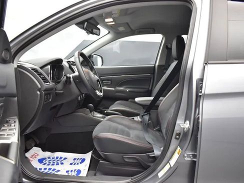 Used 2025 Mitsubishi Outlander Sport SE image 14