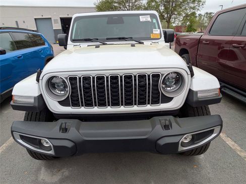Used 2025 Jeep Wrangler Sahara w/ Safety Group image 6