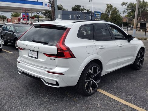 New 2026 Volvo XC60 B5 Ultra w/ Climate Package image 8