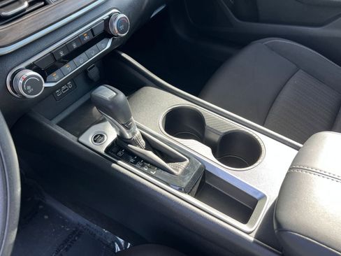 Used 2025 Nissan Altima 2.5 SV image 35