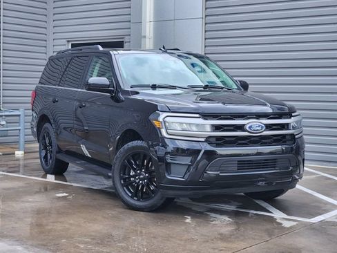 Used 2024 Ford Expedition XLT RWD image 2