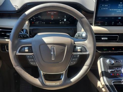 Used 2023 Lincoln Nautilus Reserve AWD/4WD image 26