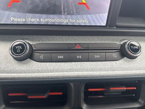 Certified 2024 Ford Maverick XLT image 16