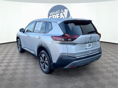 Used 2022 Nissan Rogue SV image 4