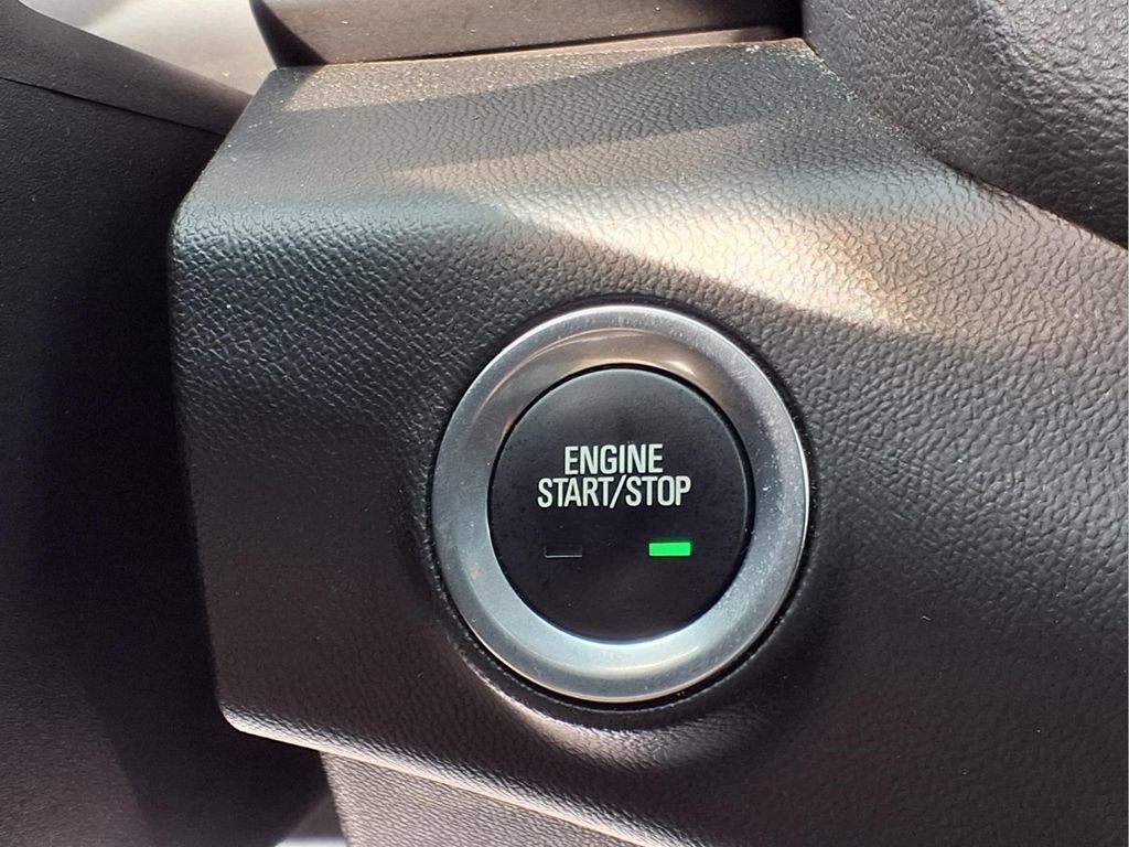 Used 2024 GMC Terrain SLE FWD image 16