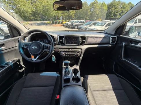 Used 2019 Kia Sportage LX w/ Option Group 017 FWD image 11