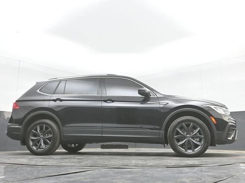 Used 2022 Volkswagen Tiguan SE AWD/4WD image 48