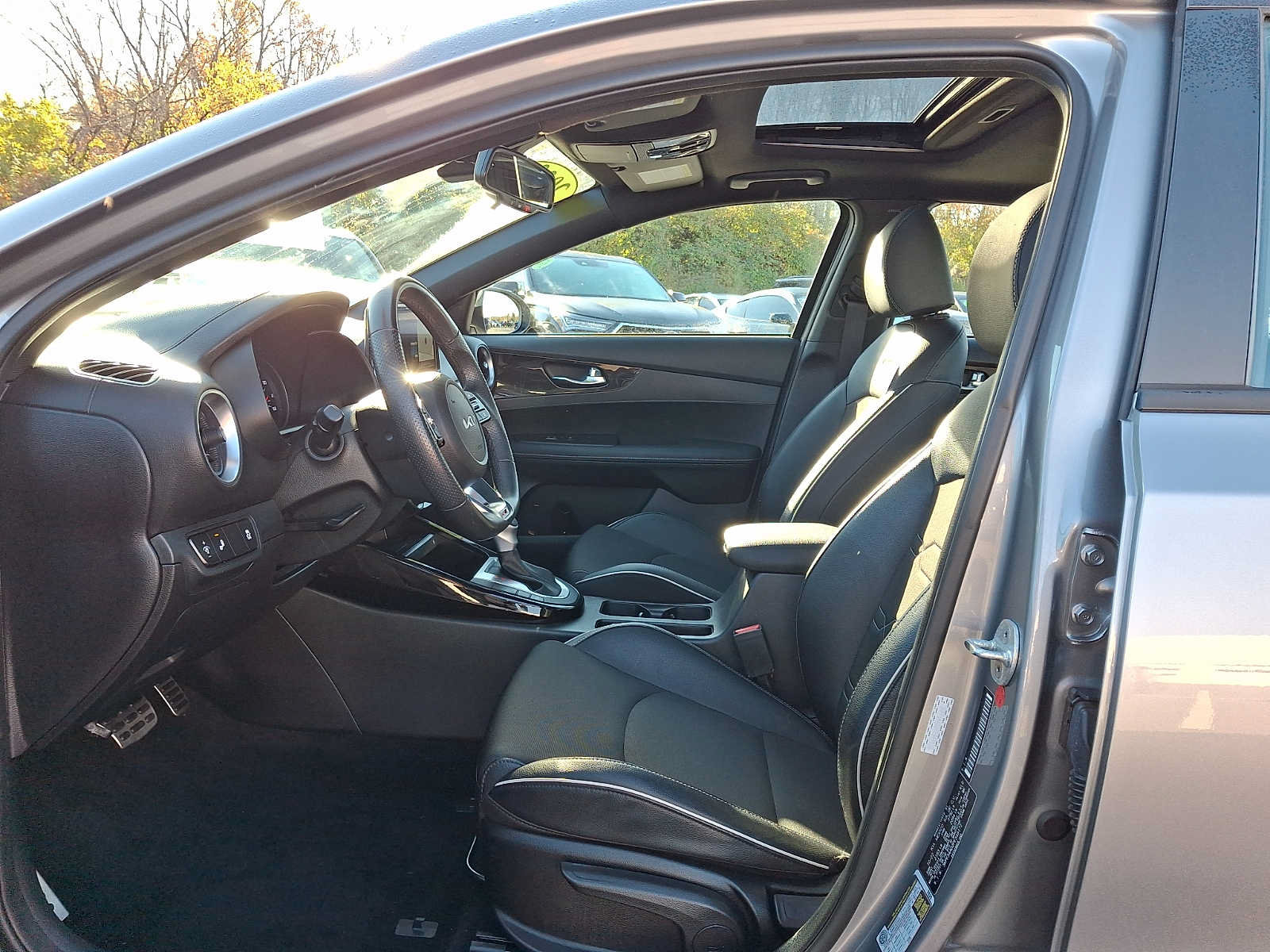 Used 2023 Kia Forte GT-Line w/ GT-Line Premium Package FWD image 13