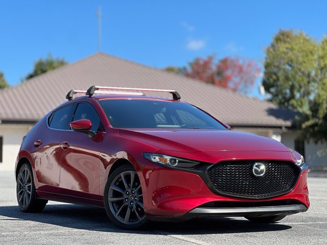 Used 2019 MAZDA MAZDA3 Hatchback w/ Preferred Package FWD image 3