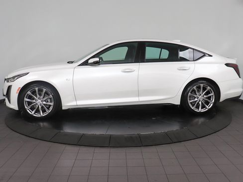 Used 2022 Cadillac CT5 Sport image 2