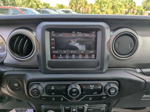 Used 2020 Jeep Wrangler Unlimited Sport AWD/4WD image 23