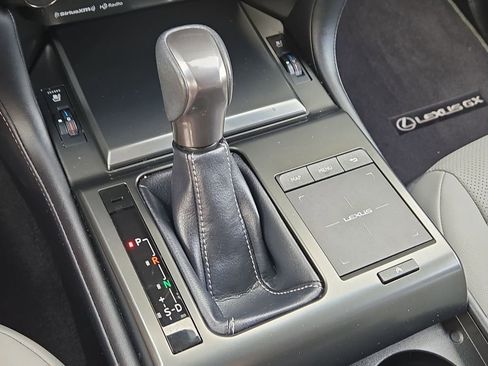 Used 2023 Lexus GX 460 image 27