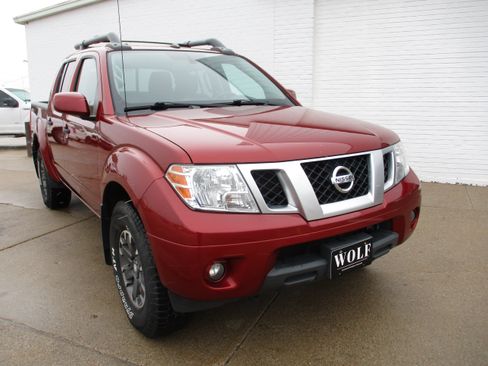 Used 2020 Nissan Frontier PRO-4X image 1