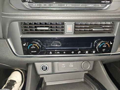 Certified 2023 Nissan Rogue SV w/ SV Premium B Package AWD/4WD image 15