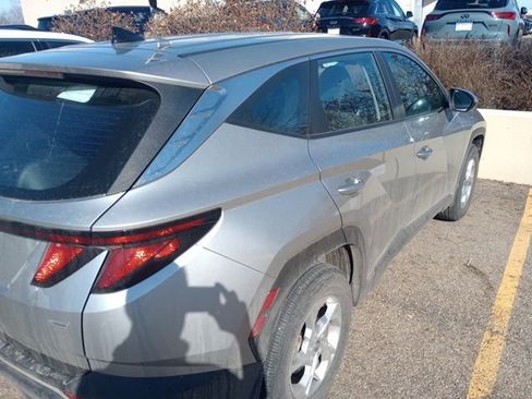 Certified 2023 Hyundai Tucson SE image 2