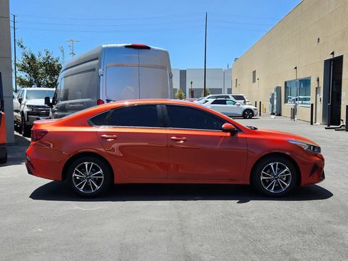 Used 2023 Kia Forte LXS w/ LXS Technology Package FWD image 8