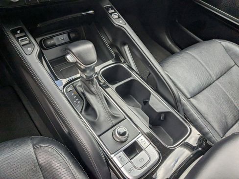 Used 2022 Kia Telluride EX w/ EX Premium Package FWD image 16
