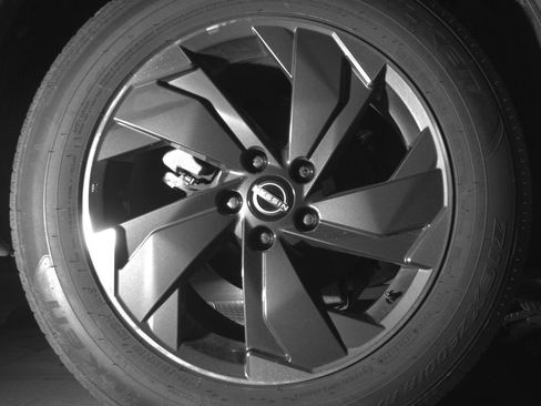 Used 2025 Nissan Rogue SV FWD image 15