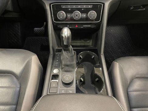 Used 2020 Volkswagen Atlas Cross Sport SEL Premium image 11