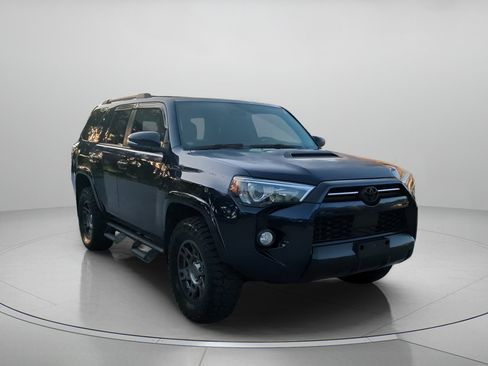 Used 2020 Toyota 4Runner Venture w/ Moonroof Package AWD/4WD image 36