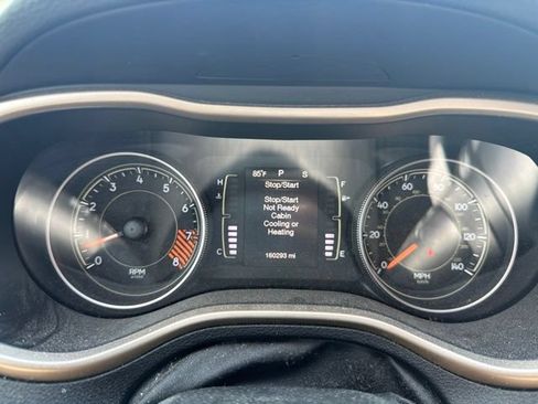 Used 2015 Jeep Cherokee Latitude w/ Comfort/Convenience Group AWD/4WD image 48