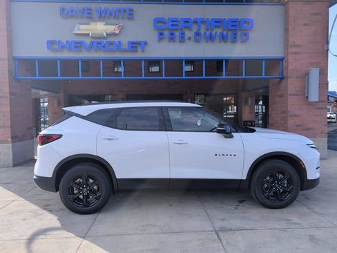 Used 2024 Chevrolet Blazer LT w/ Midnight/Sport Edition FWD image 9
