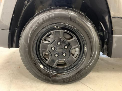 Used 2016 Jeep Patriot Sport w/ Power Value Group AWD/4WD image 2