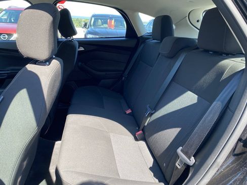 Used 2015 Ford Focus SE w/ SE Sport Package FWD image 15